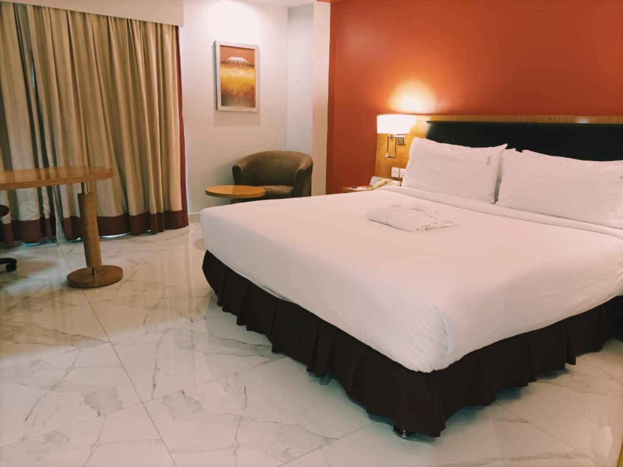 Holiday Inn Dar Es Salaam By Ihg Exterior photo